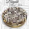 soyut desenli büyük metal kutu